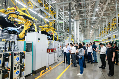 宁德时代携手问界构建“厂中厂”模式，以新材料技术研发加速动力电池产能扩张